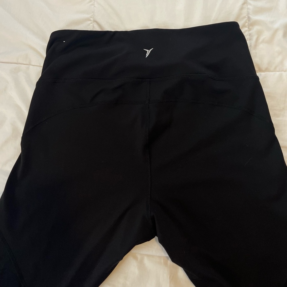 Old Navy Black capri Leggings - Picture 4 of 6